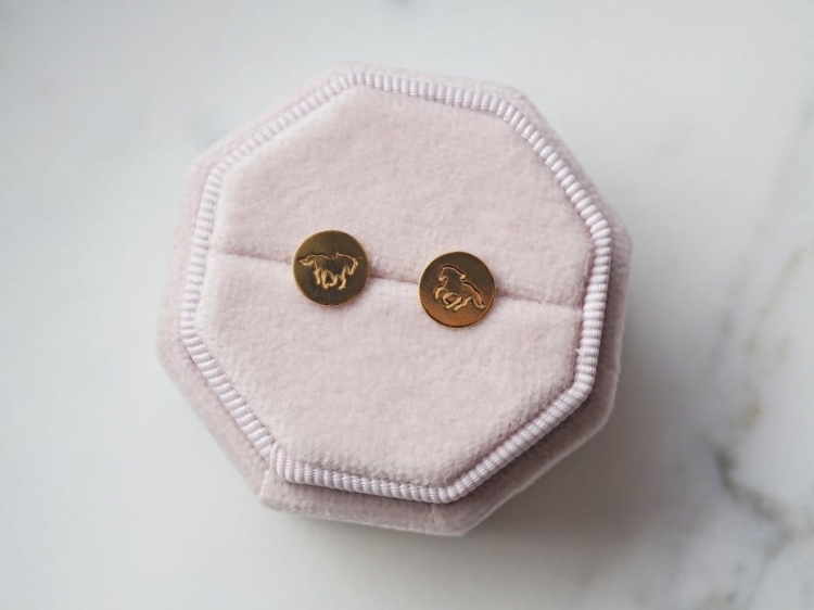 6694900aa kolczyki z końmi złoto.jpg