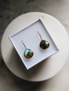 Kolczyki z labradorytem różowe złoto.jpg